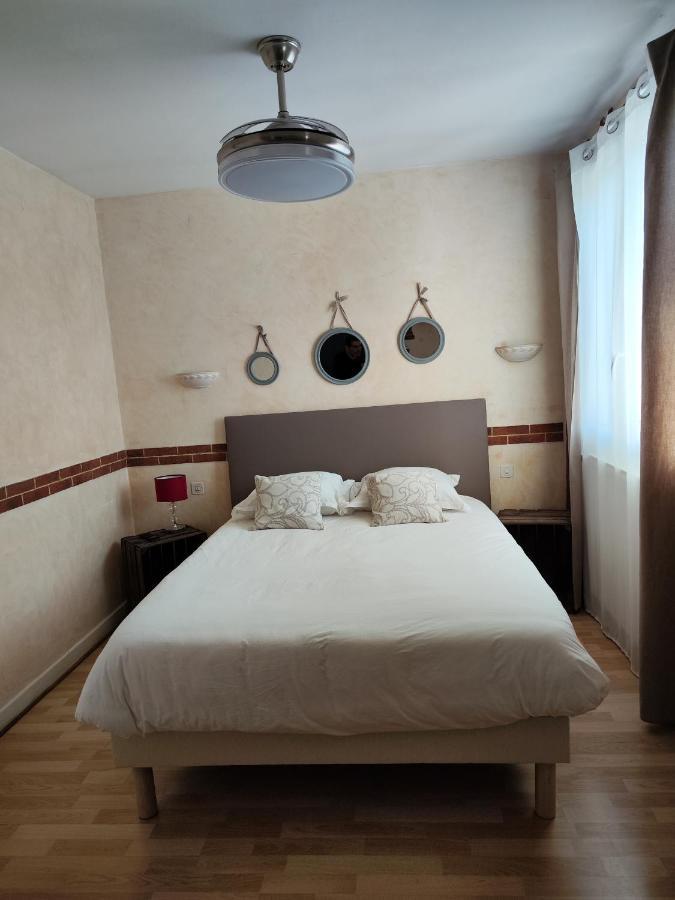 Le Sporting Hotell Beaumont-sur-Leze Exteriör bild